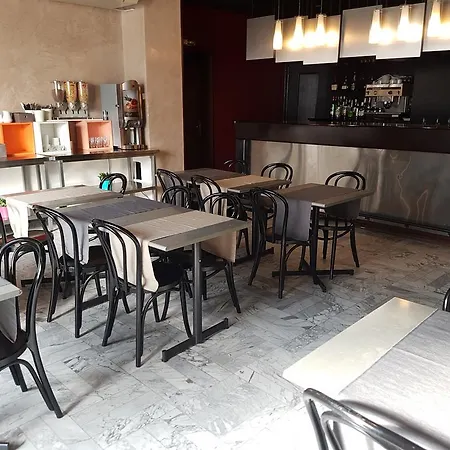 Adonis Arc Aix Hotel 3*