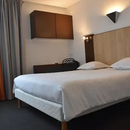 Adonis Arc Aix Hotel