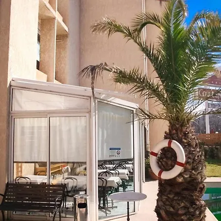 Hotel Adonis Arc Aix 3*