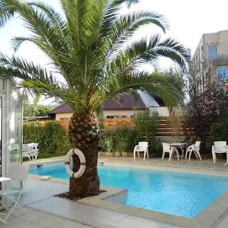 Adonis Arc Aix Hotel 3*