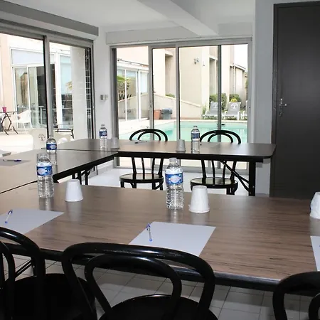 Adonis Arc Aix Hotel 3*